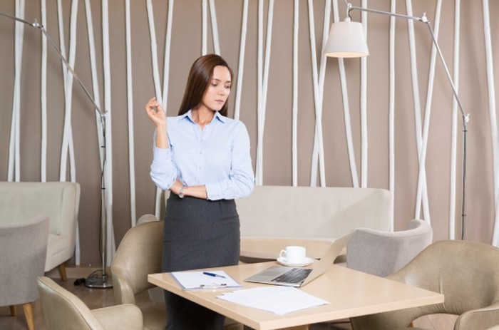 Leo memiliki mental baja karena rasa percaya diri dan keyakinan tinggi pada kemampuan diri sendiri. Mereka tidak mudah tumbang, bahkan saat dikritik atau gagal./ Foto: freepik.com/katemangostar