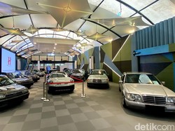 Nostalgic Cars, Konsep Unik Hotel di Bandung Pamerkan Puluhan Mobil Klasik