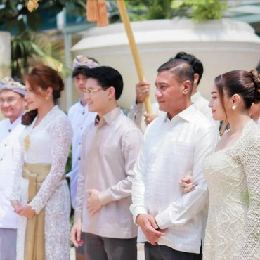 Tamara Bleszynski dan Teuku Rafly Pasya Kompak Dampingi Teuku Rassya Lamaran