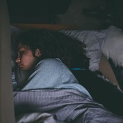 Tidur Gelap atau Terang, Mana yang Lebih Baik untuk Kesehatanmu?