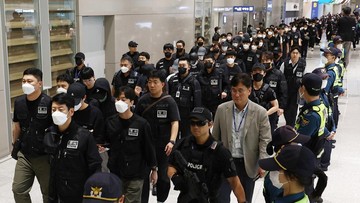 FOTO: Warga Korsel Korban Online Scam Kamboja Tiba di Bandara Incheon