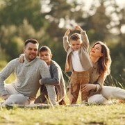 Penuh Kasih, 5 Zodiak yang Paling Suka Kumpul bersama Orang Tersayang