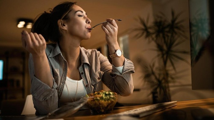 3 Makanan Kaya Magnesium yang Bisa Bantu Tidur Lebih Nyenyak