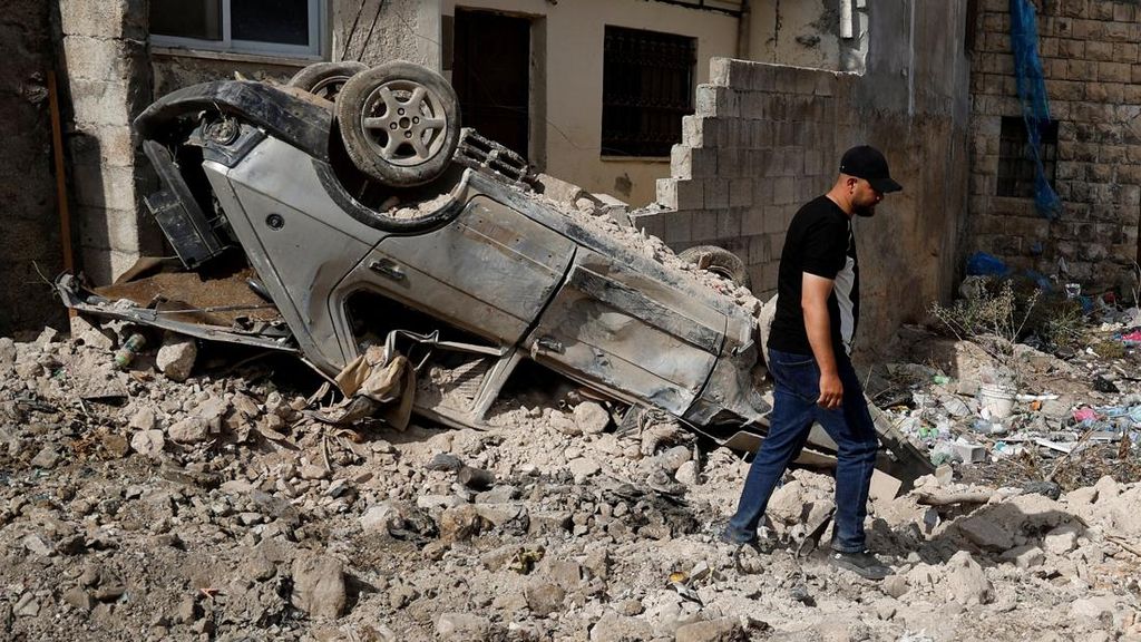 Israel Masih Dibombardir Rudal Iran, Kota Ramla Kebakaran