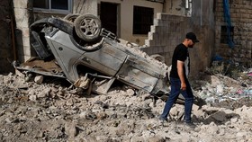 FOTO: Israel Ledakkan Apartemen dalam Serangan Brutal di Tepi Barat