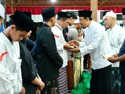 Kemensos Beri Santunan-Paket Sembako ke Korban Ponpes Al-Khoziny