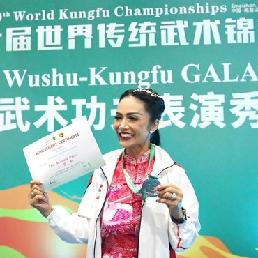 Selamat! Kris Dayanti Berhasil Raih Medali Silver di Kejuaraan Wushu Dunia 2025