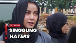 Nangis di Makam Ibu, Olla Ramlan: Nggak Ada Lagi yang Doain Aku