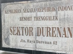 Anggota Polisi Trenggalek Digerebek di Rumah Bareng Istri Siri Orang Anggota Polisi Trenggalek Digerebek di Rumah Bareng Istri Siri Orang