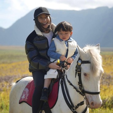 Alasan Nikita Willy Belum Ajak Anak Belajar Bangun Sahur Jam 4 Pagi