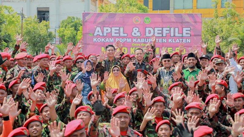 Bupati Klaten, Hamenang Wajar Ismoyo (Mas Hamenang) dan Wakil Bupati Benny Indra Ardhianto menghadiri apel akbar Komando Kesiapsiagaan Angkatan Muda
