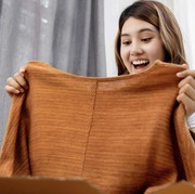 Anti Gerah! Ini 5 Bahan Pakaian Paling Nyaman Dipakai Saat Cuaca Panas