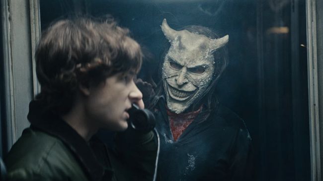 Sutradara saga Black Phone, Scott Derrickson, buka suara soal kelanjutan saga horor tersebut ke film ketiga.