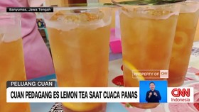 VIDEO: Cuan Pedagang Es Lemon Tea Saat Cuaca Panas