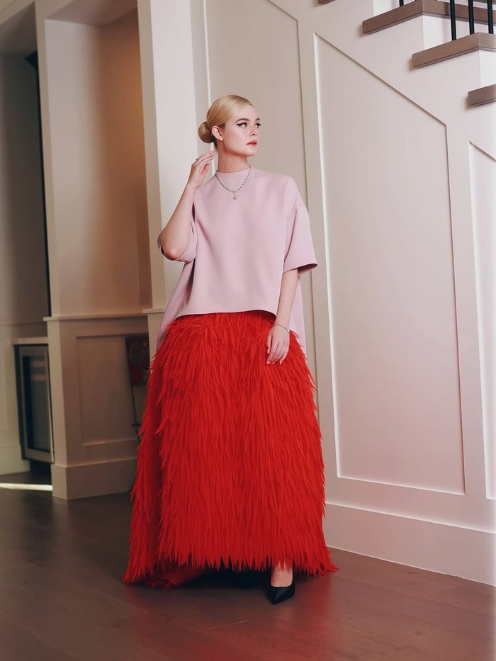 Elle Fanning di Academy Museum Gala 2025. Ia mengenakan busana Balenciaga.