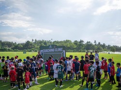 Kembangkan Talenta Pesepakbola Muda, Gojek X Bali United Gelar Coaching Clinic Kembangkan Talenta Pesepakbola Muda, Gojek X Bali United Gelar Coaching Clinic