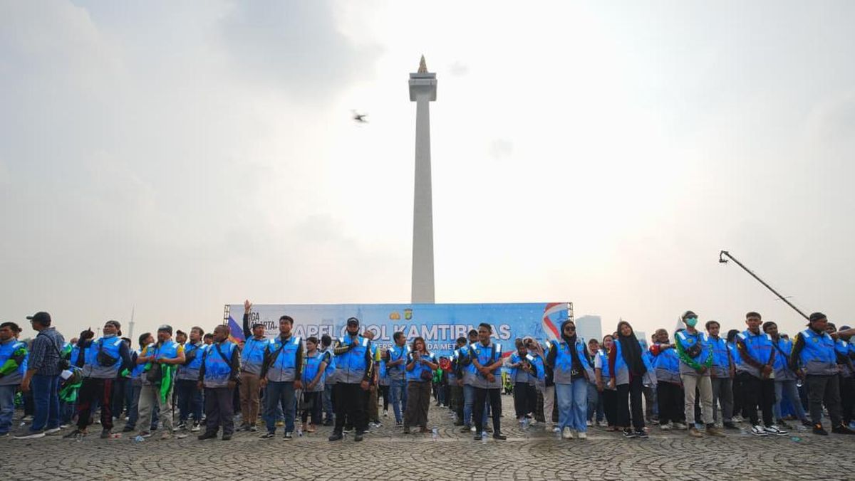 Kapolri dan Ojol Deklarasi Bersama di Monas Jaga Kamtibas Jakarta