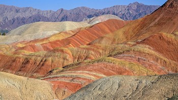FOTO: Jelajah Pegunungan Pelangi di Taman Nasional Zhangye China