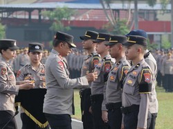 Kapolda Jatim Lepas 79 Personel Pamapta untuk Perkuat Pelayanan Humanis Kapolda Jatim Lepas 79 Personel Pamapta untuk Perkuat Pelayanan Humanis