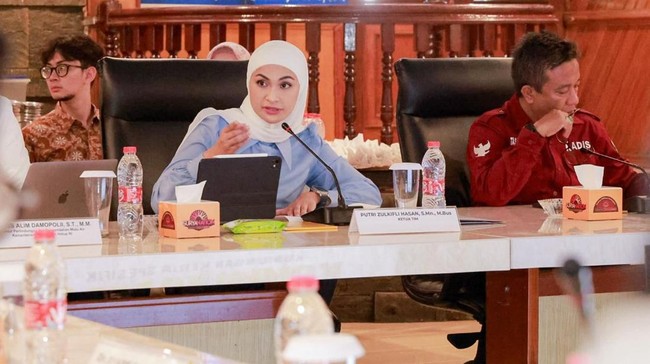 Putri Zulkifli Hasan mengapresiasi capaian satu tahun pemerintahan Prabowo-Gibran, menyoroti keberhasilan swasembada pangan dan program berdampak bagi rakyat.