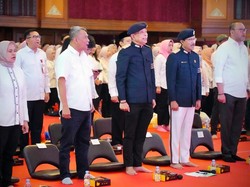 Mensos Perkenalkan Almamater Resmi Wali Asuh & Asrama Sekolah Rakyat Mensos Perkenalkan Almamater Resmi Wali Asuh & Asrama Sekolah Rakyat
