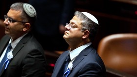 Menteri Israel Ultimatum Netanyahu Segera Lucuti Senjata Hamas
