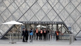 Museum Louvre Dirampok, Lemahnya Sistem Keamanan Jadi Sorotan
