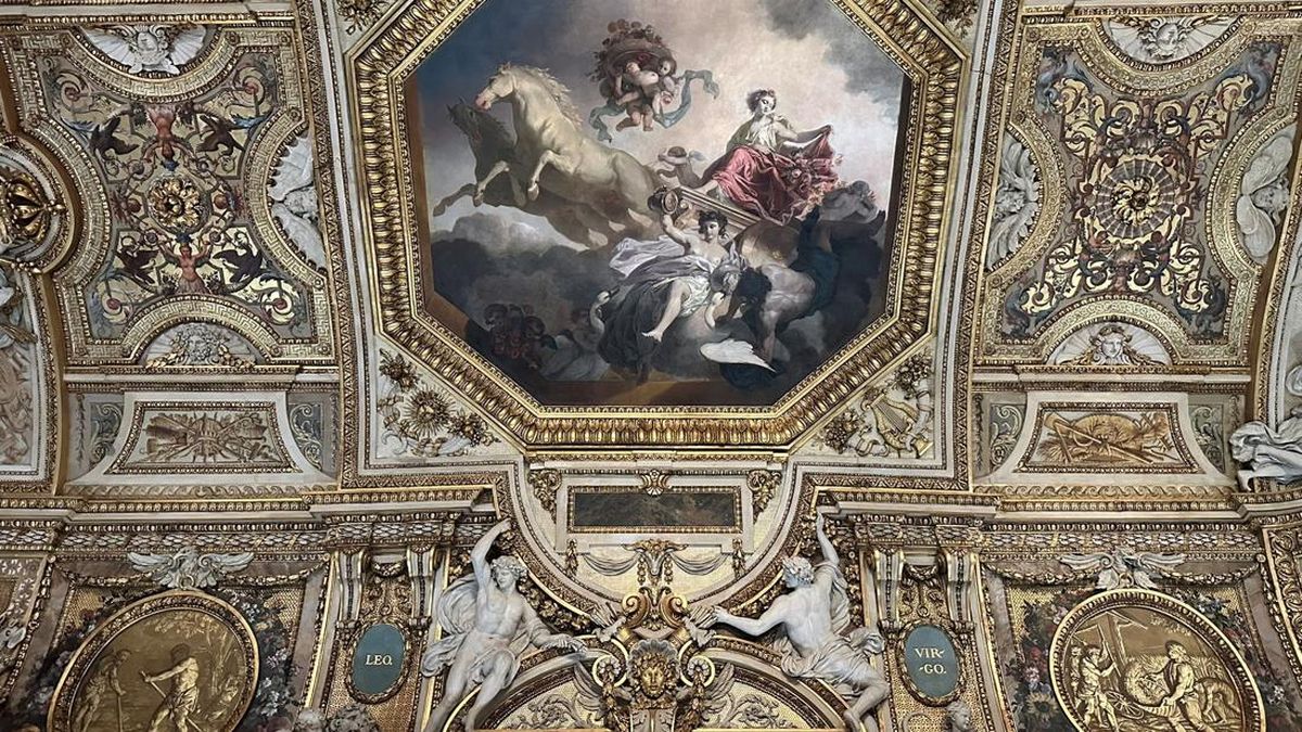 Daftar 8 Perhiasan Legendaris Koleksi Museum Louvre Paris yang Dicuri