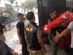 Ricuh Penertiban PKL di Alun-alun Bogor, Pedagang Tolak Dagangan Disita