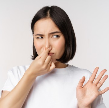 Kenali 7 Penyebab Bau Mulut Meski Sudah Rajin Sikat Gigi, serta Cara Atasinya!