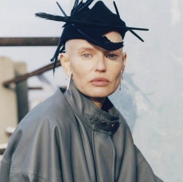 Curhatan Model Bianca Balti Ditolak Tampil di Victoria's Secret Fashion Show Saat Jalani Pengobatan Kanker