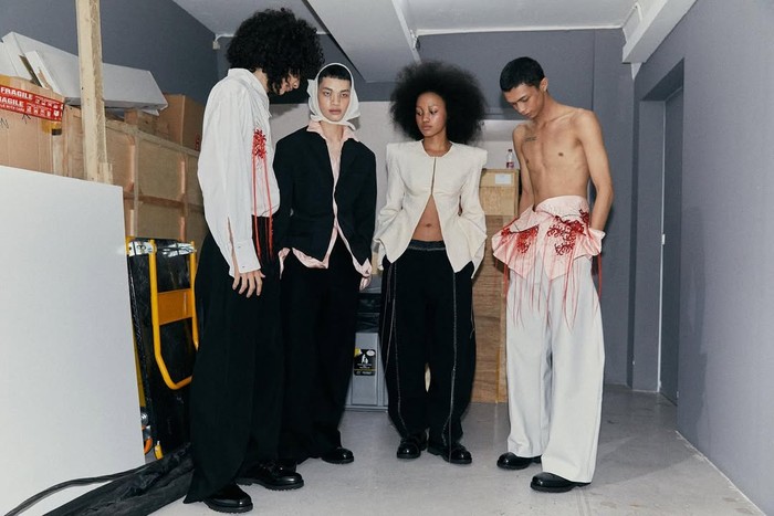 Shein Sheila membangun pusat bisnisnya di Purbalingga. Di sana, mereka memberdayakan penyandang disabilitas, yakni tunanetra dan tunawicara.