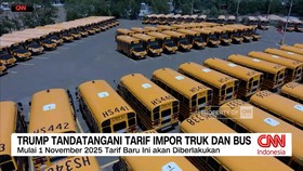 VIDEO: Trump Teken Tarif Impor Truk dan Bus