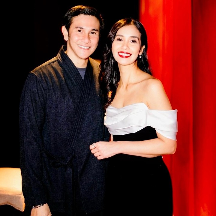 <p>Pasangan Vino G Bastian dan Marsha Timothy dikenal sebagai pasangan romantis atau <em>couple goals</em>. Pada Senin, 20 Oktober 2025, Vino dan Marsha merayakan ulang tahun pernikahan meeka yang ke-13, Bunda. (Foto: Instagram @vinogbastian__/ @marshatimothy)</p>
