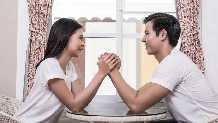 Si Paling Suportif! 5 Zodiak yang Selalu Hadir untuk Pasangannya saat Suka dan Duka