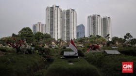 FOTO: 9 TPU Jaksel Penuh, Mulai Buka Opsi Pemakaman Tumpang