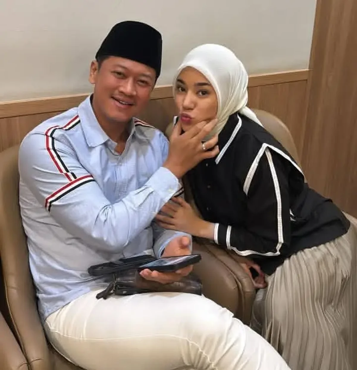 Clara Shinta dan Suami