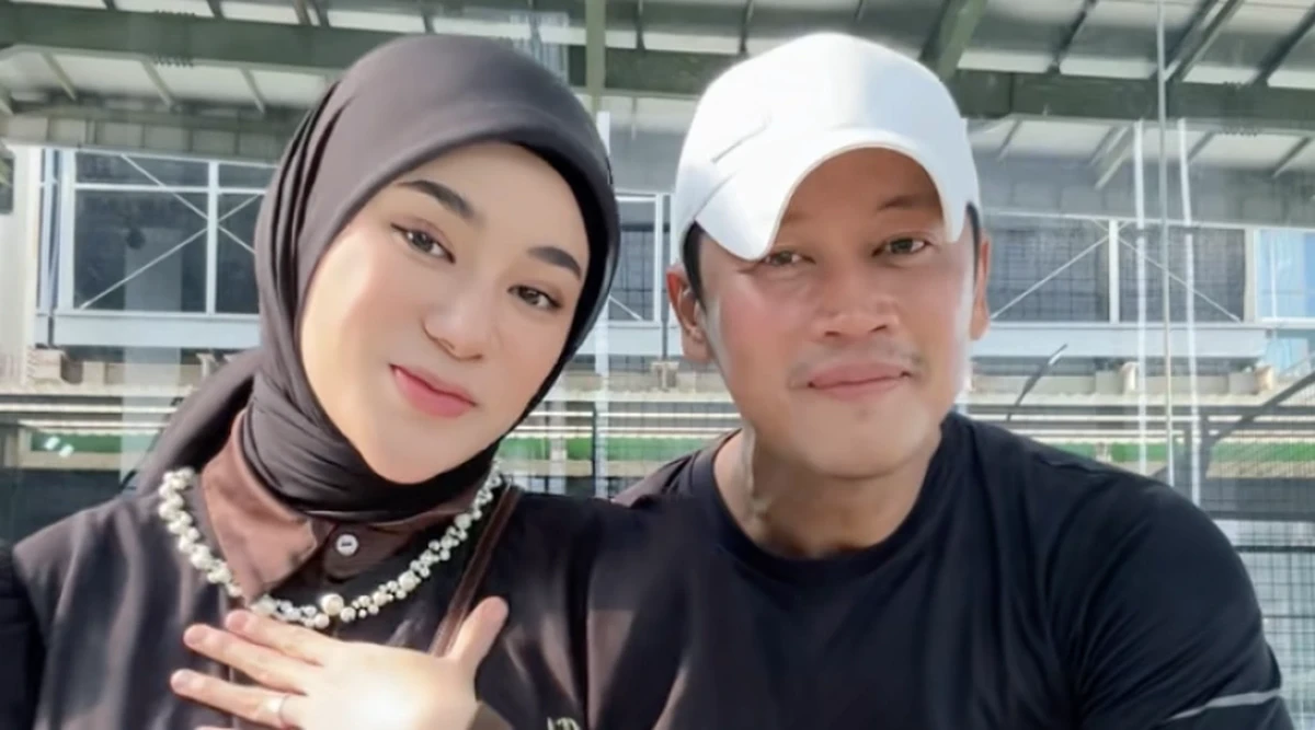 Clara Shinta dan Suami