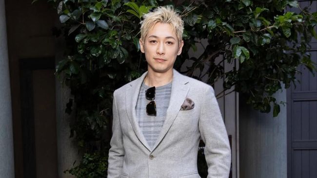 Artis Jepang Dean Fujioka umumkan bercerai dari sang istri Vanina Amalia Hidayat. Perceraian itu terjadi usai keduanya menikah selama 13 tahun.