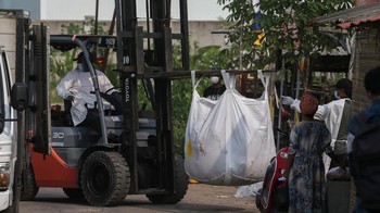 FOTO: Dekontaminasi Material Tercemar Radiasi Cesium-137 di Cikande