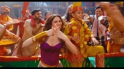 img-title Dhika Pacu Jalur Kolab Bareng Artis Bollywood Zahrah S Khan, MV Aura Farming Langsung Viral