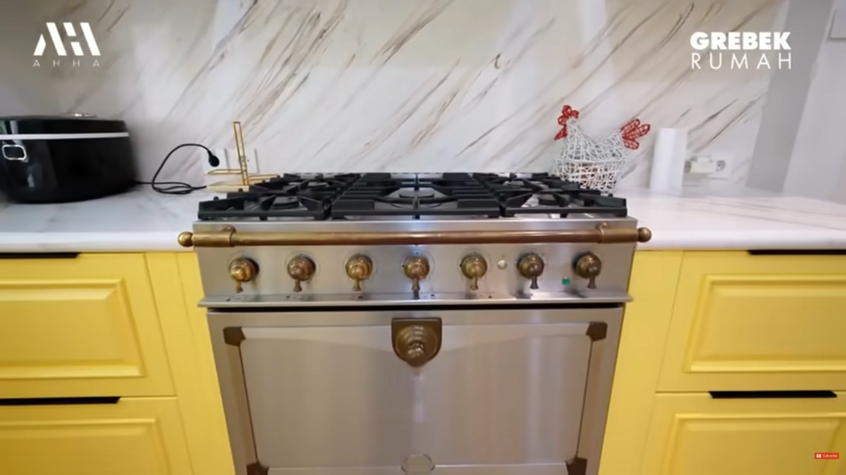 Di Dapur di Rumah Baru Sarwendah&comma; Ada Kompor 'Custom' Rp 1 Miliar&excl;