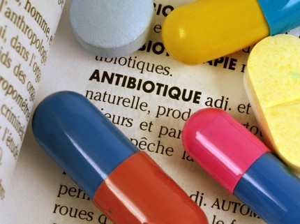 Penggunaan Antibiotik untuk Batuk: Tanda Dibutuhkan, Efek Samping & Cara Mengonsumsinya