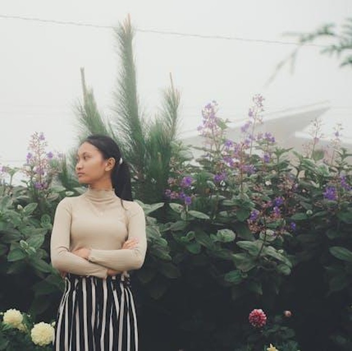 Merasa sedih, marah, atau kecewa adalah bagian dari proses penyembuhan yang alami, dan tidak ada salahnya mengekspresikan perasaan itu, baik dengan menulis di jurnal, berbicara dengan sahabat dekat, atau sekadar merenung di tempat yang tenang.