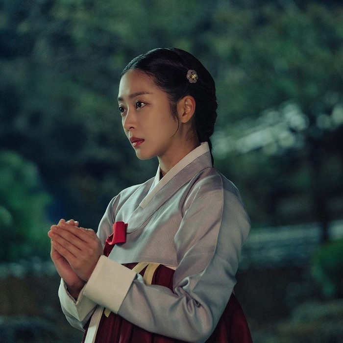 Di drama Dear Hongrang, Jo Bo Ah berperan sebagai Jae Yi. Ia merupakan perempuan yang anggun dengan pendirian teguh.