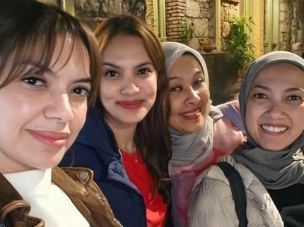 Momen Liburan Najwa Shihab Bersama Ketiga Saudaranya ke Yunani, Seru Banget Bun