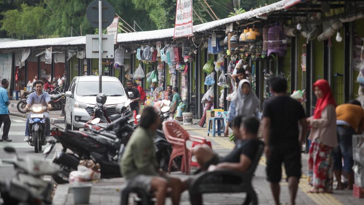 Pedagang Eks Pasar Barito Digratiskan Sewa 6 Bulan Kios Lenteng Agung Pedagang Eks Pasar Barito Digratiskan Sewa 6 Bulan Kios Lenteng Agung