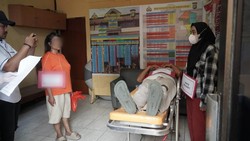 Sadis! Istri Potong Alat Kelamin Suami hingga Tewas di Jakbar, Polisi Ungkap Motifnya