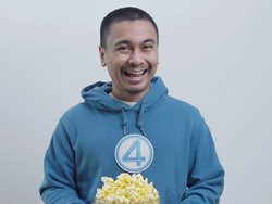 Raditya Dika Bagikan Hari Pertama Jadi Dosen di UI, Gaya Santainya Curi Perhatian