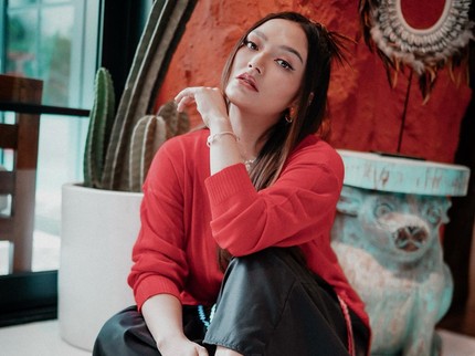 5 Potret Penampilan Siti Badriah Usai 5 Bulan Melahirkan, Kembali Langsing & Makin Cantik